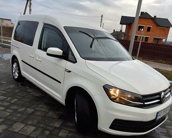 Белый Фольксваген Кадди, объемом двигателя 2 л и пробегом 206 тыс. км за 14300 $, фото 2 на Automoto.ua