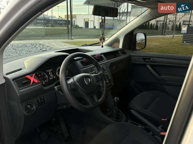 Белый Фольксваген Кадди, объемом двигателя 2 л и пробегом 260 тыс. км за 11500 $, фото 21 на Automoto.ua