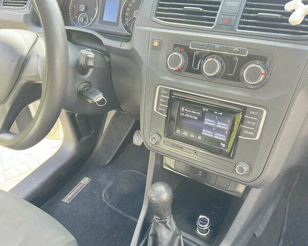 Белый Фольксваген Кадди, объемом двигателя 1.97 л и пробегом 316 тыс. км за 11111 $, фото 18 на Automoto.ua