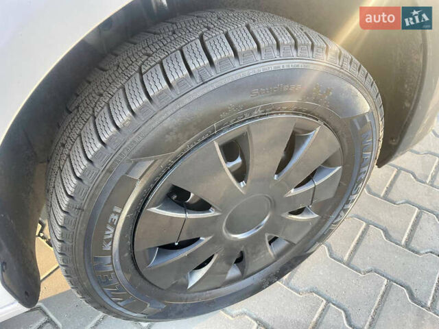 Білий Фольксваген Кадді, об'ємом двигуна 1.97 л та пробігом 360 тис. км за 13200 $, фото 26 на Automoto.ua