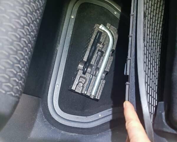 Білий Фольксваген Кадді, об'ємом двигуна 2 л та пробігом 254 тис. км за 13800 $, фото 35 на Automoto.ua