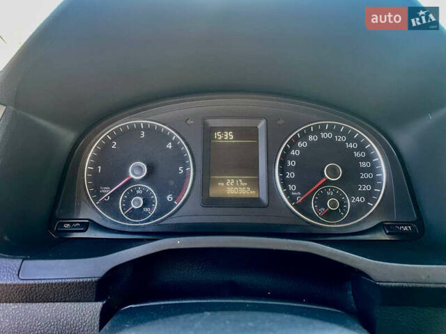 Білий Фольксваген Кадді, об'ємом двигуна 1.97 л та пробігом 360 тис. км за 13200 $, фото 24 на Automoto.ua