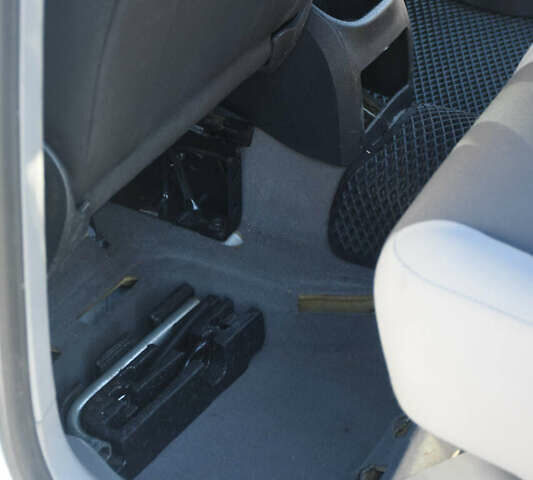 Белый Фольксваген Кадди, объемом двигателя 1.97 л и пробегом 204 тыс. км за 11200 $, фото 22 на Automoto.ua