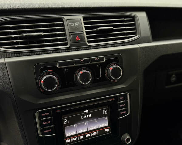 Фольксваген Кадди 2016 в Николаеве на Automoto.ua Белый Фольксваген Кадди, объемом двигателя 1.97 л и пробегом 205 тыс. км за 9999 $, фото 10 на Automoto.ua