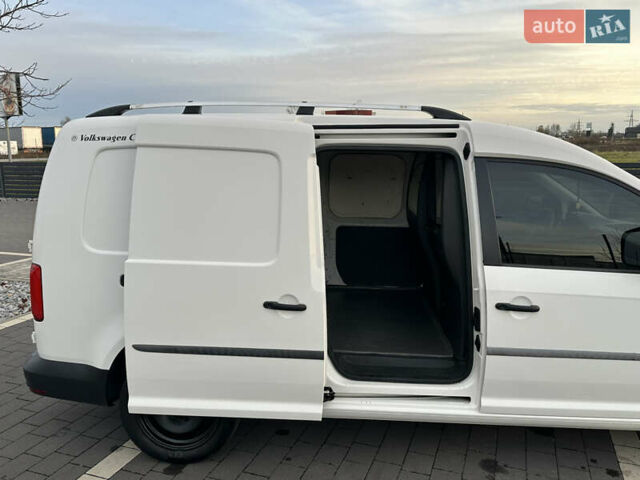 Белый Фольксваген Кадди, объемом двигателя 2 л и пробегом 260 тыс. км за 11500 $, фото 19 на Automoto.ua