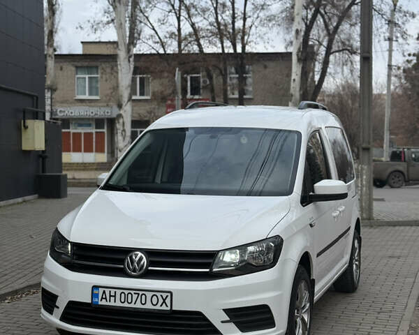 Белый Фольксваген Кадди, объемом двигателя 1.97 л и пробегом 240 тыс. км за 16900 $, фото 2 на Automoto.ua