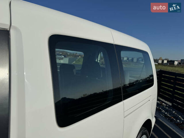 Белый Фольксваген Кадди, объемом двигателя 2 л и пробегом 265 тыс. км за 15800 $, фото 25 на Automoto.ua