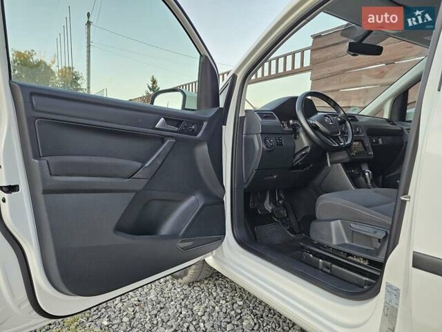 Белый Фольксваген Кадди, объемом двигателя 1.97 л и пробегом 184 тыс. км за 19950 $, фото 19 на Automoto.ua