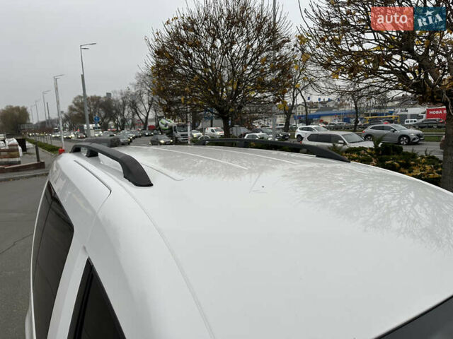 Белый Фольксваген Кадди, объемом двигателя 2 л и пробегом 245 тыс. км за 12800 $, фото 7 на Automoto.ua