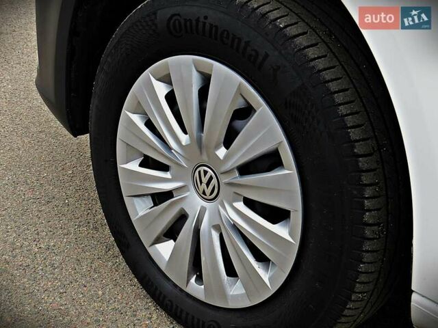 Белый Фольксваген Кадди, объемом двигателя 2 л и пробегом 173 тыс. км за 13500 $, фото 4 на Automoto.ua