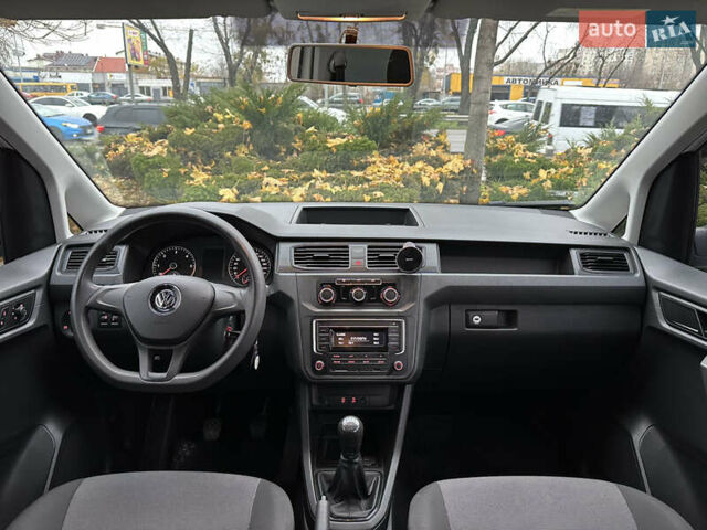 Белый Фольксваген Кадди, объемом двигателя 2 л и пробегом 245 тыс. км за 12800 $, фото 30 на Automoto.ua