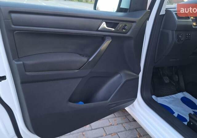 Белый Фольксваген Кадди, объемом двигателя 2 л и пробегом 247 тыс. км за 13900 $, фото 14 на Automoto.ua