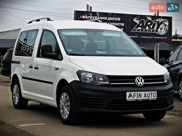 Белый Фольксваген Кадди, объемом двигателя 2 л и пробегом 173 тыс. км за 13500 $, фото 1 на Automoto.ua