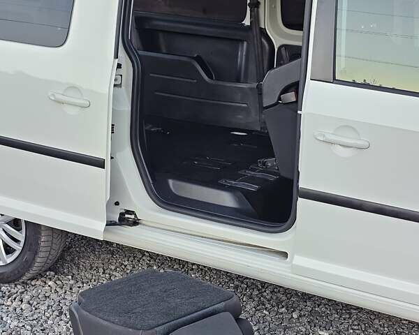 Белый Фольксваген Кадди, объемом двигателя 1.97 л и пробегом 184 тыс. км за 19950 $, фото 51 на Automoto.ua