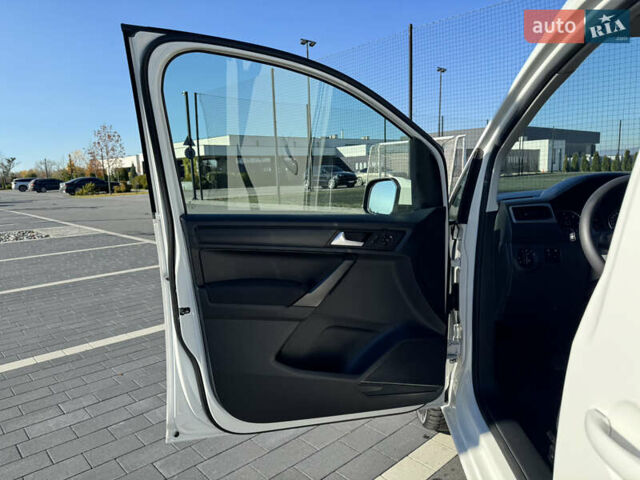 Белый Фольксваген Кадди, объемом двигателя 2 л и пробегом 265 тыс. км за 15800 $, фото 28 на Automoto.ua