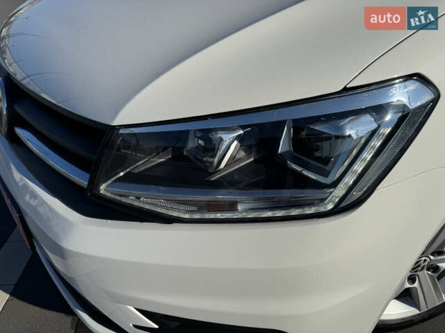 Белый Фольксваген Кадди, объемом двигателя 2 л и пробегом 265 тыс. км за 15800 $, фото 26 на Automoto.ua