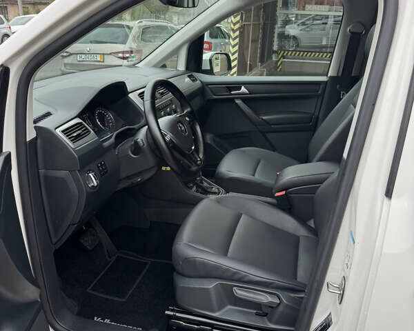 Белый Фольксваген Кадди, объемом двигателя 2 л и пробегом 283 тыс. км за 18999 $, фото 9 на Automoto.ua