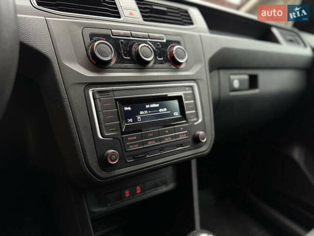 Белый Фольксваген Кадди, объемом двигателя 1.97 л и пробегом 213 тыс. км за 13800 $, фото 34 на Automoto.ua