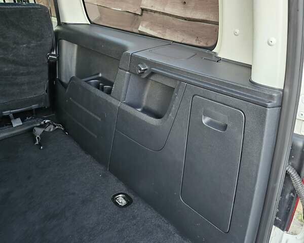 Белый Фольксваген Кадди, объемом двигателя 1.97 л и пробегом 184 тыс. км за 19950 $, фото 59 на Automoto.ua