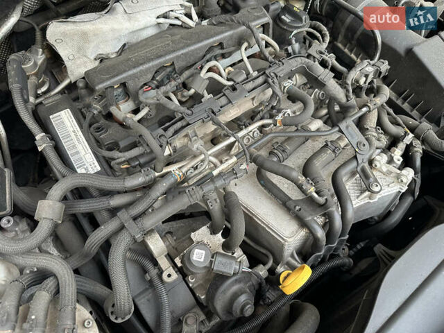 Белый Фольксваген Кадди, объемом двигателя 2 л и пробегом 245 тыс. км за 12800 $, фото 9 на Automoto.ua