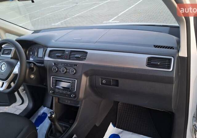 Белый Фольксваген Кадди, объемом двигателя 2 л и пробегом 247 тыс. км за 13900 $, фото 26 на Automoto.ua