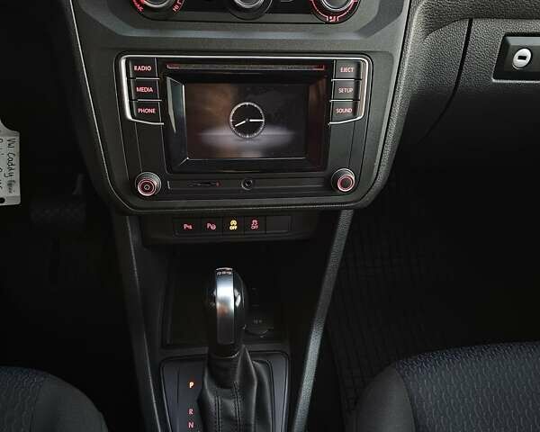 Белый Фольксваген Кадди, объемом двигателя 1.97 л и пробегом 184 тыс. км за 19950 $, фото 30 на Automoto.ua