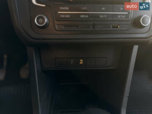 Белый Фольксваген Кадди, объемом двигателя 1.97 л и пробегом 209 тыс. км за 13900 $, фото 31 на Automoto.ua