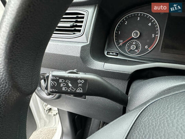 Белый Фольксваген Кадди, объемом двигателя 2 л и пробегом 245 тыс. км за 12800 $, фото 24 на Automoto.ua