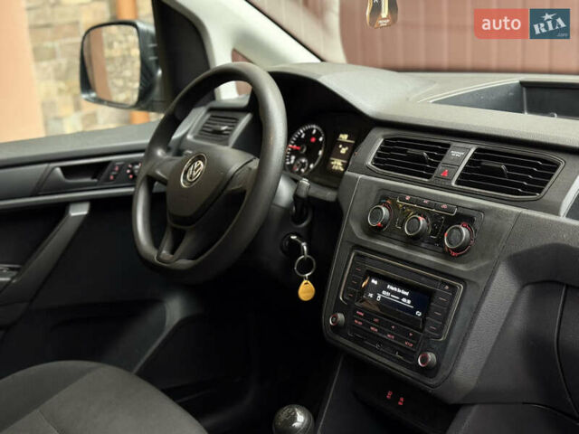 Белый Фольксваген Кадди, объемом двигателя 1.97 л и пробегом 213 тыс. км за 13800 $, фото 27 на Automoto.ua