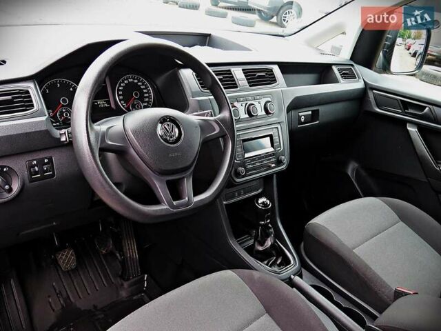 Белый Фольксваген Кадди, объемом двигателя 2 л и пробегом 173 тыс. км за 13500 $, фото 5 на Automoto.ua