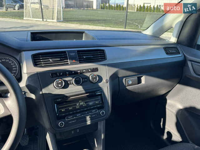 Белый Фольксваген Кадди, объемом двигателя 2 л и пробегом 265 тыс. км за 15800 $, фото 32 на Automoto.ua