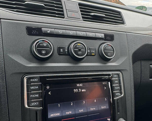 Белый Фольксваген Кадди, объемом двигателя 2 л и пробегом 283 тыс. км за 18999 $, фото 17 на Automoto.ua