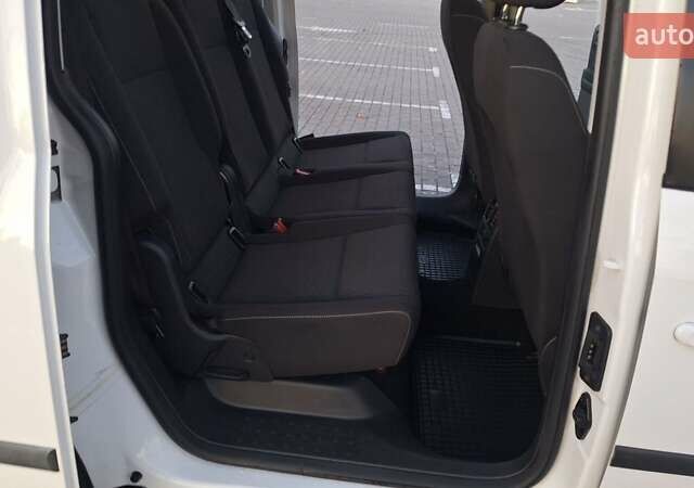 Белый Фольксваген Кадди, объемом двигателя 2 л и пробегом 247 тыс. км за 13900 $, фото 23 на Automoto.ua