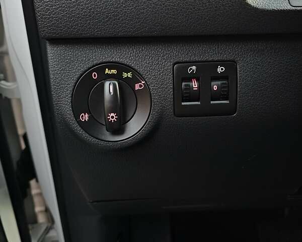 Белый Фольксваген Кадди, объемом двигателя 1.97 л и пробегом 184 тыс. км за 19950 $, фото 23 на Automoto.ua