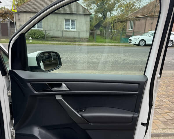 Белый Фольксваген Кадди, объемом двигателя 2 л и пробегом 283 тыс. км за 18999 $, фото 26 на Automoto.ua