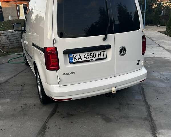 Белый Фольксваген Кадди, объемом двигателя 1.97 л и пробегом 177 тыс. км за 12500 $, фото 11 на Automoto.ua