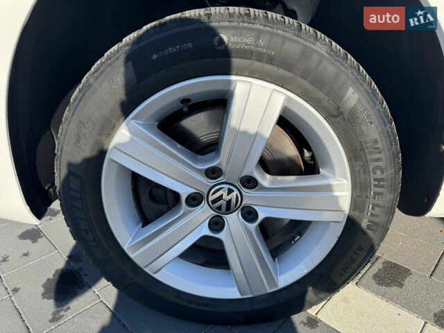 Белый Фольксваген Кадди, объемом двигателя 2 л и пробегом 265 тыс. км за 15800 $, фото 60 на Automoto.ua