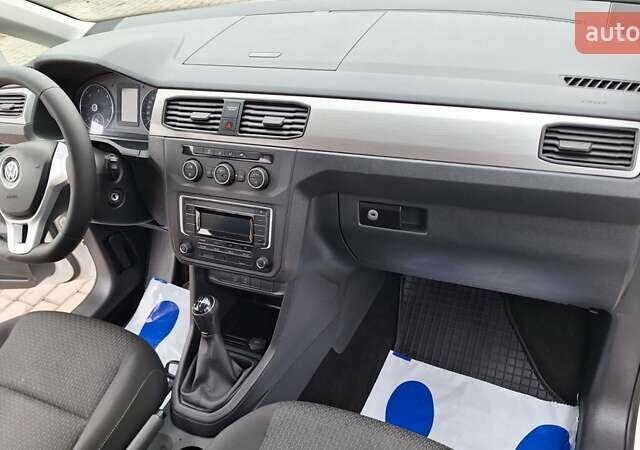 Белый Фольксваген Кадди, объемом двигателя 2 л и пробегом 247 тыс. км за 13900 $, фото 51 на Automoto.ua