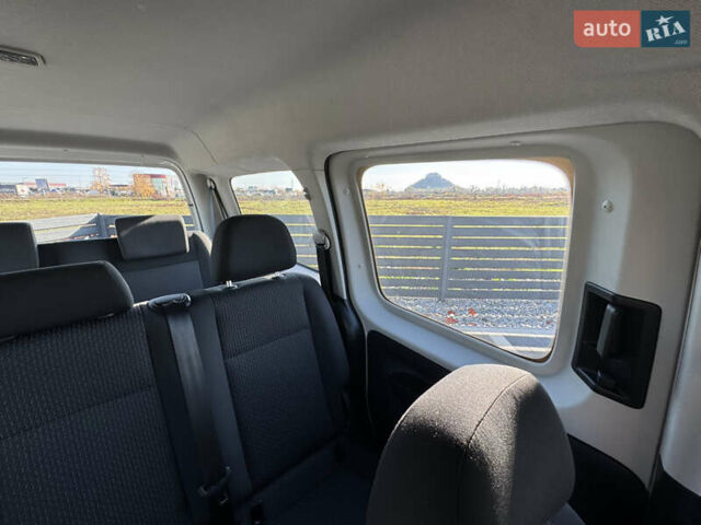 Белый Фольксваген Кадди, объемом двигателя 2 л и пробегом 265 тыс. км за 15800 $, фото 54 на Automoto.ua