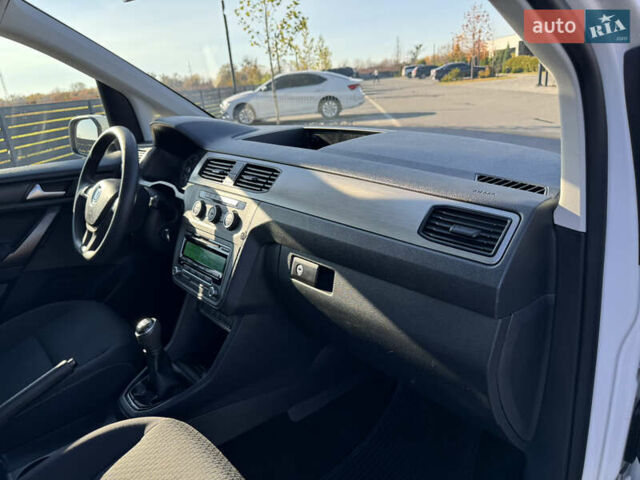 Белый Фольксваген Кадди, объемом двигателя 2 л и пробегом 265 тыс. км за 15800 $, фото 43 на Automoto.ua