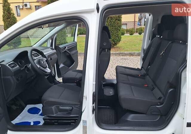 Белый Фольксваген Кадди, объемом двигателя 2 л и пробегом 247 тыс. км за 13900 $, фото 43 на Automoto.ua