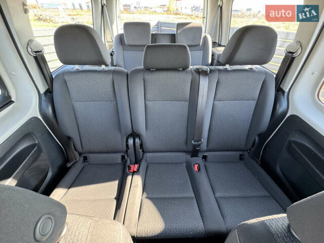 Белый Фольксваген Кадди, объемом двигателя 2 л и пробегом 265 тыс. км за 15800 $, фото 52 на Automoto.ua