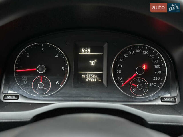 Белый Фольксваген Кадди, объемом двигателя 2 л и пробегом 245 тыс. км за 12800 $, фото 26 на Automoto.ua