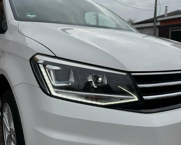 Белый Фольксваген Кадди, объемом двигателя 2 л и пробегом 283 тыс. км за 18999 $, фото 36 на Automoto.ua