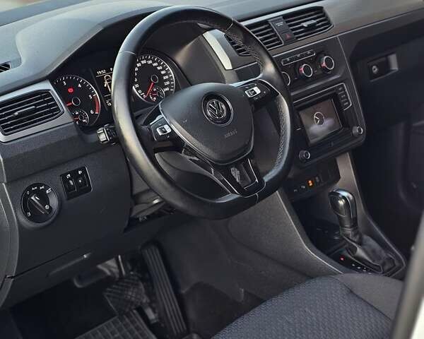 Белый Фольксваген Кадди, объемом двигателя 1.97 л и пробегом 184 тыс. км за 19950 $, фото 22 на Automoto.ua