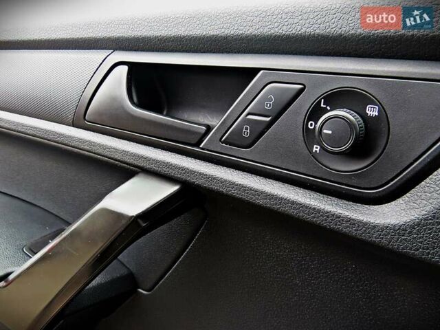 Белый Фольксваген Кадди, объемом двигателя 2 л и пробегом 173 тыс. км за 13500 $, фото 6 на Automoto.ua