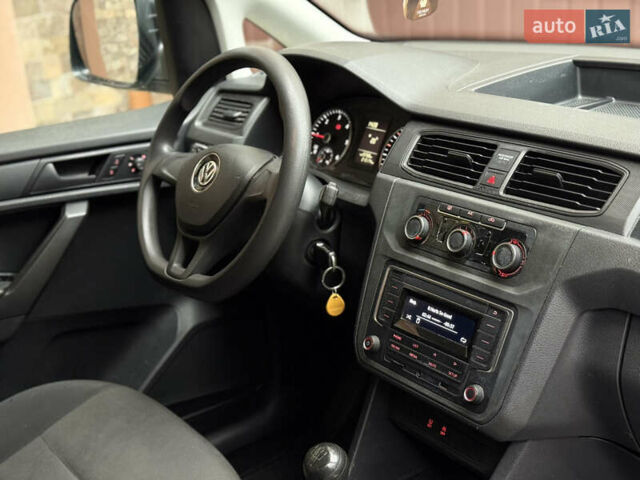 Белый Фольксваген Кадди, объемом двигателя 1.97 л и пробегом 213 тыс. км за 13800 $, фото 26 на Automoto.ua