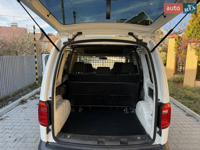 Белый Фольксваген Кадди, объемом двигателя 1.97 л и пробегом 209 тыс. км за 13900 $, фото 38 на Automoto.ua