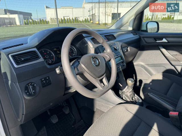 Белый Фольксваген Кадди, объемом двигателя 2 л и пробегом 265 тыс. км за 15800 $, фото 29 на Automoto.ua