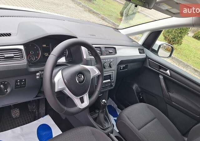 Белый Фольксваген Кадди, объемом двигателя 2 л и пробегом 247 тыс. км за 13900 $, фото 39 на Automoto.ua